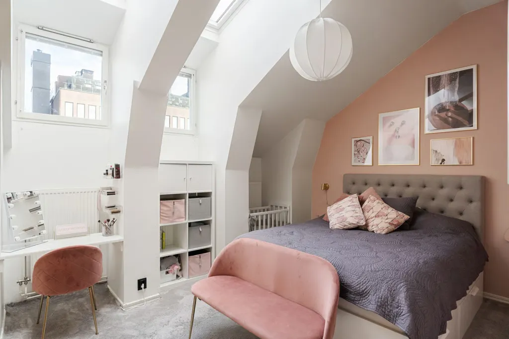 Magamistoad - Penthouse with Impressive Ceiling Height in Fridhemsplan
