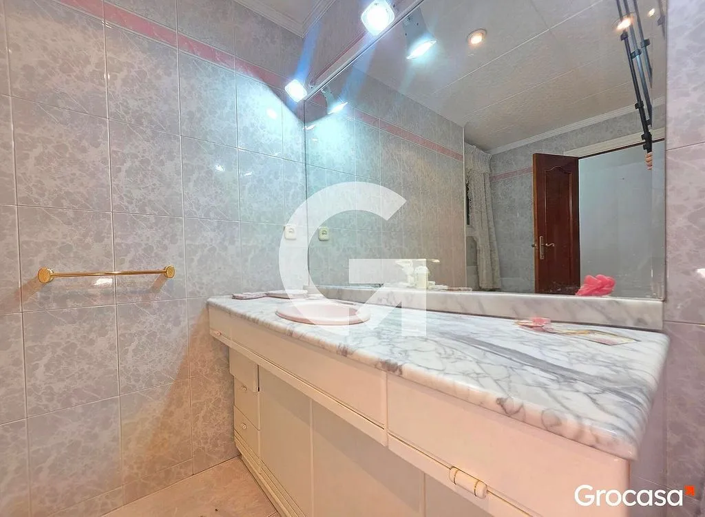 Salles de bain - Apartment with Ascender in El Pedró