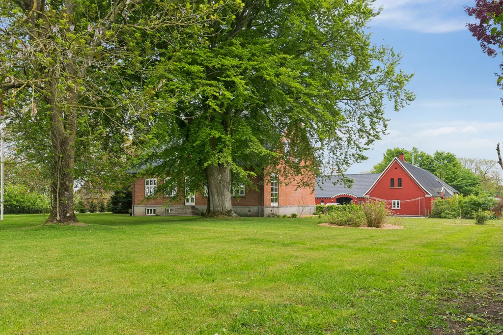 Aed - Classic Farmhouse with Stable in Kosterslev