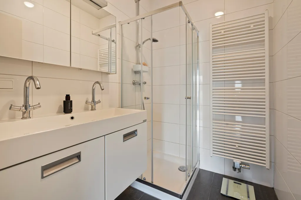 Salles de bain - Modern Apartment with Terrace in Hoensbroek Centre