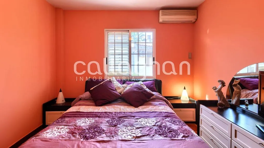 Bedrooms - Luxury Detached House with Pool in Paterna