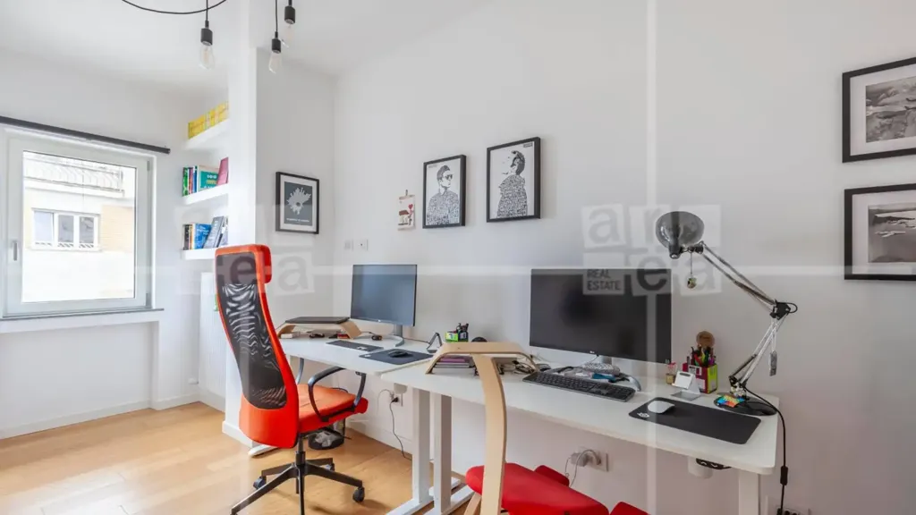 Bureau - Attico with Balcony in Monteverde, Rome