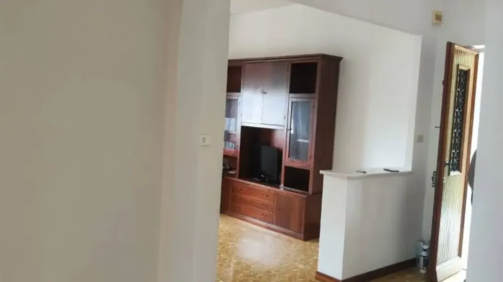 Esik - Restored Apartment with Balcony in Genoa