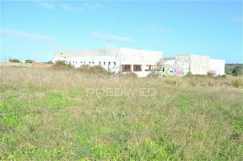 Garden - Urban Plot with Construction Potential in São João das Lampas