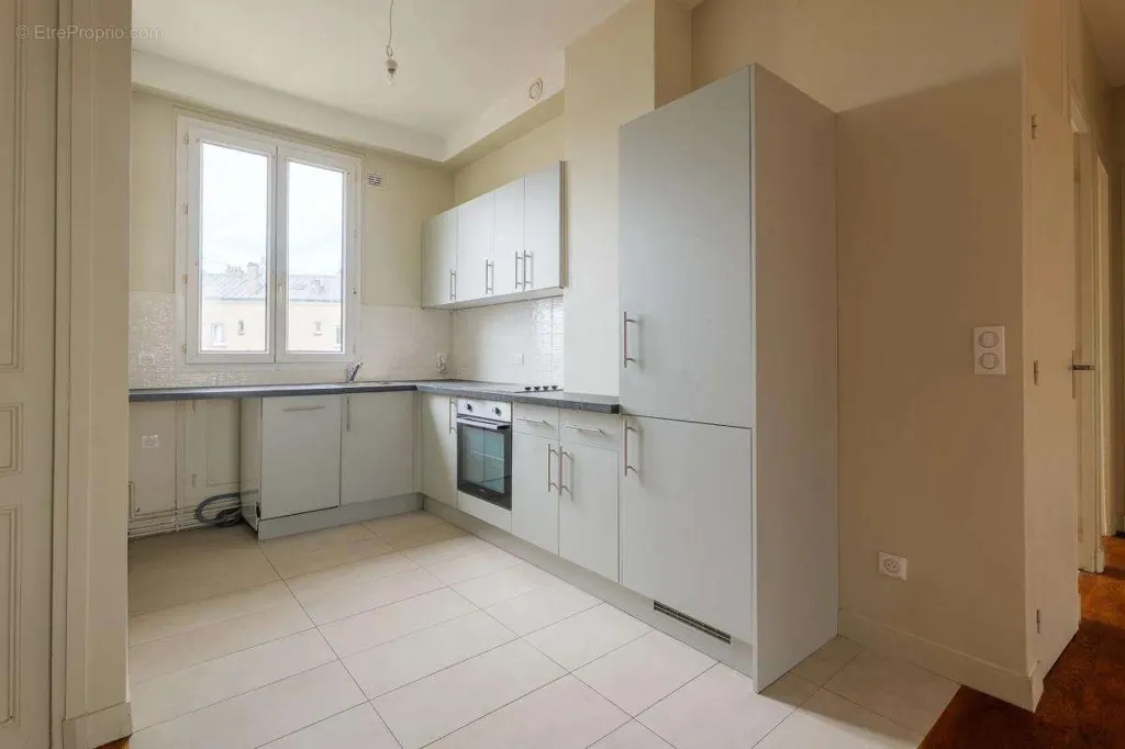 Köök - Haussmannian Flat with Garden View in Raincy
