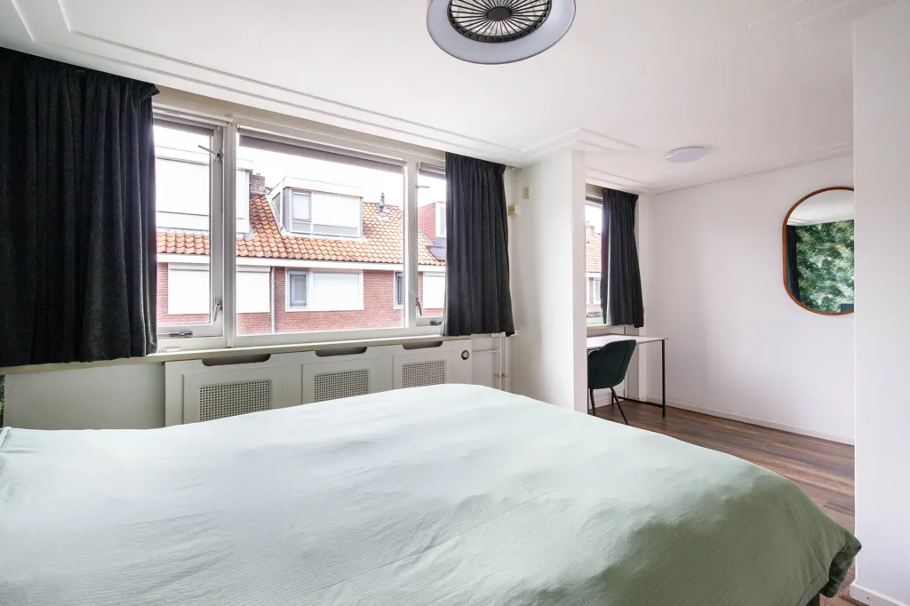 Chambres - Modernised Townhouse with Rooftop Space in Gouda
