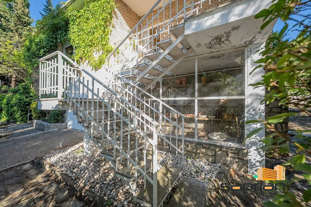 Toad - Chalet with Pool and Terrace in Robledo de Chavela