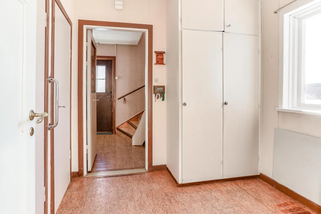 hallway_entrance
