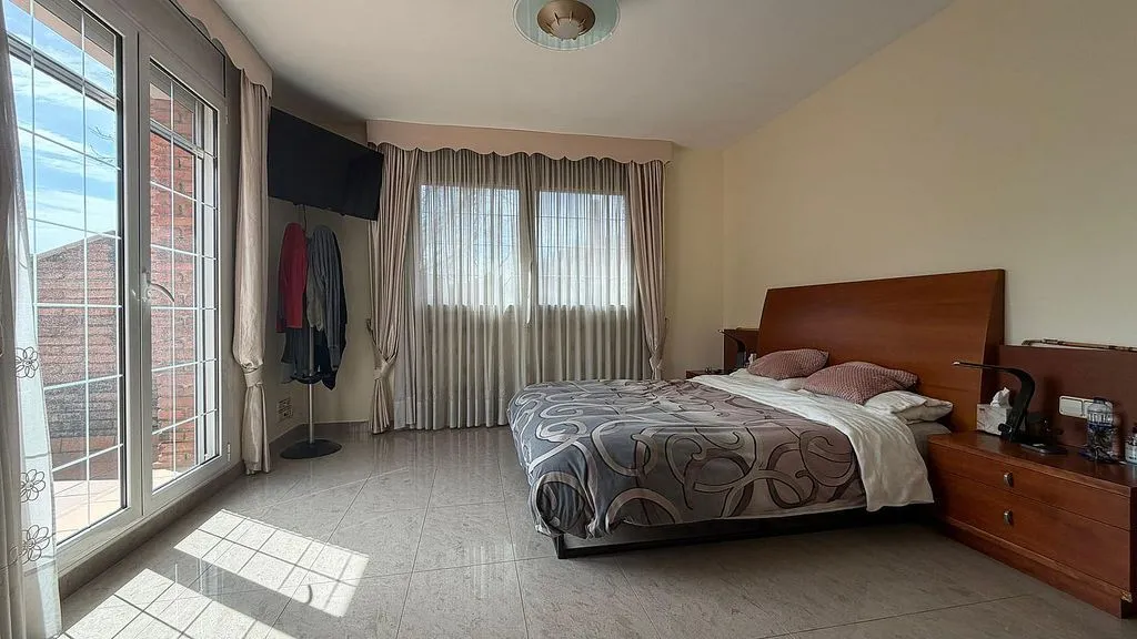 Chambres - Chalet with Pool in Vallromanes