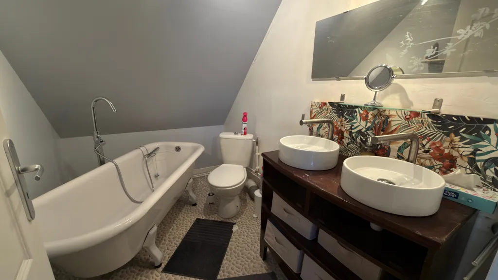 Salles de bain - Propriété Centre-Ville au Calme à Rouvray