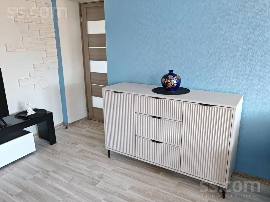 Elutuba - Sunlit Apartment with Sea View in Liepāja