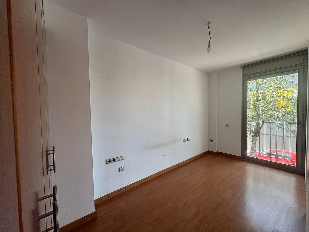 Pièces - 1-Bedroom Flat with Air Conditioning in S. XX