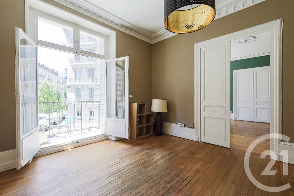 Soggiorno - 6-Piece Flat with Balcony in Grenoble