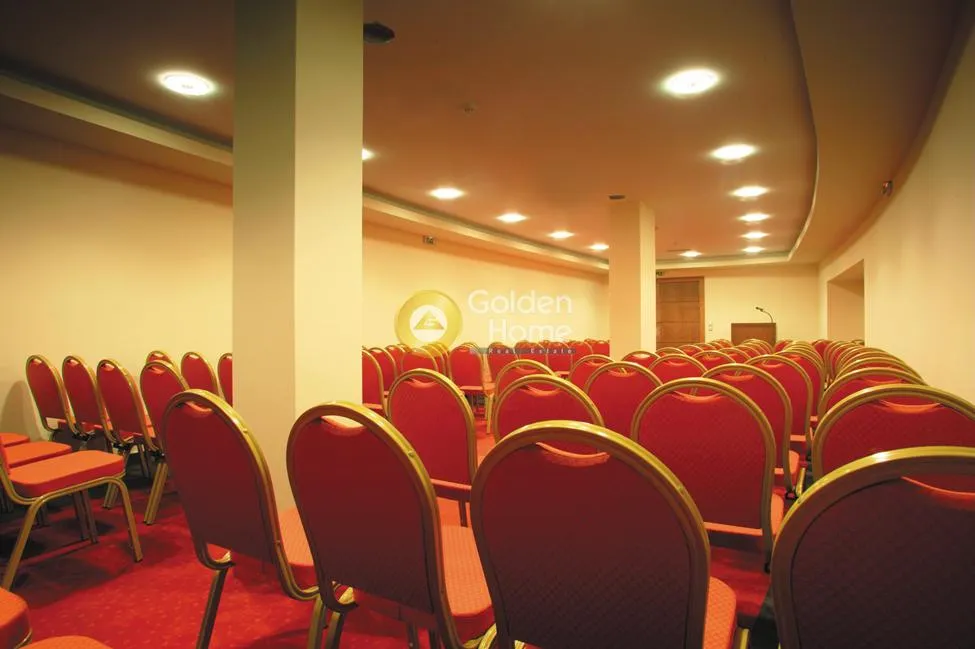Pièces - Four-Star Hotel with Central Location in Athens