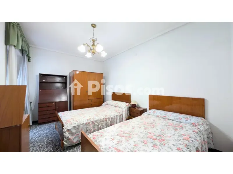 Camere da letto - Spacious East-Facing Flat with Balcony in Sector Quinto