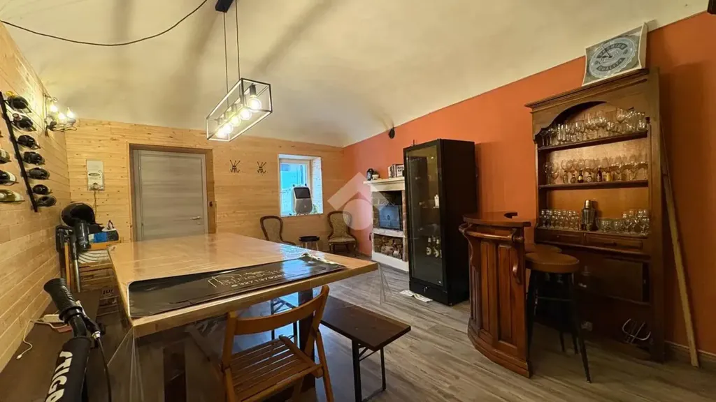 Söögituba - Semi-Independent House with Private Courtyard in Caravino