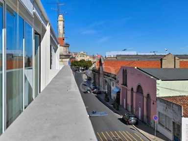 Balcon - Luxury Loft with Double-Height Ceilings in Marvila