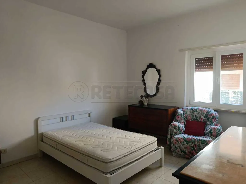 Chambres - Rear-Facing Apartment with Terrace in Ladispoli