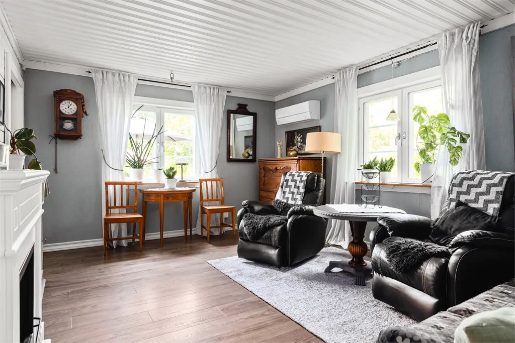 Elutuba - Charming Cottage with Private Pier near Katrineholm