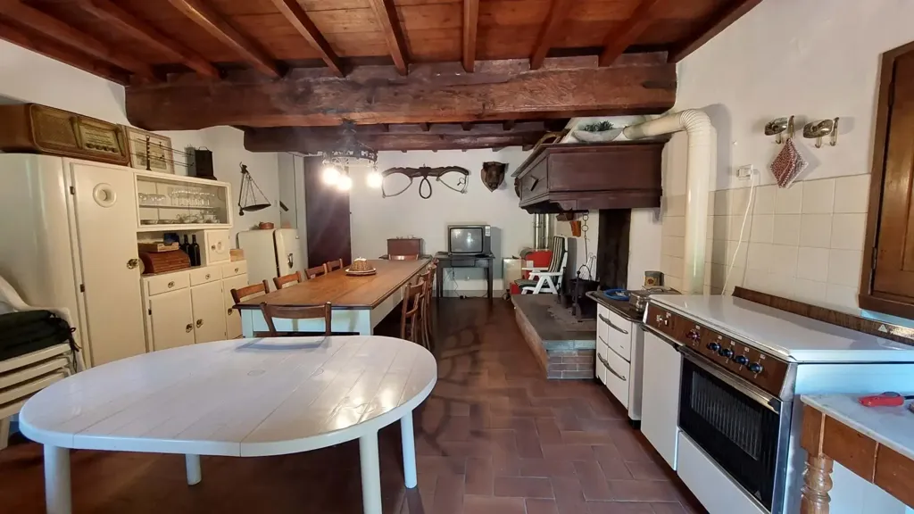 Köök - Rustic Property with Two Apartments in San Godenzo