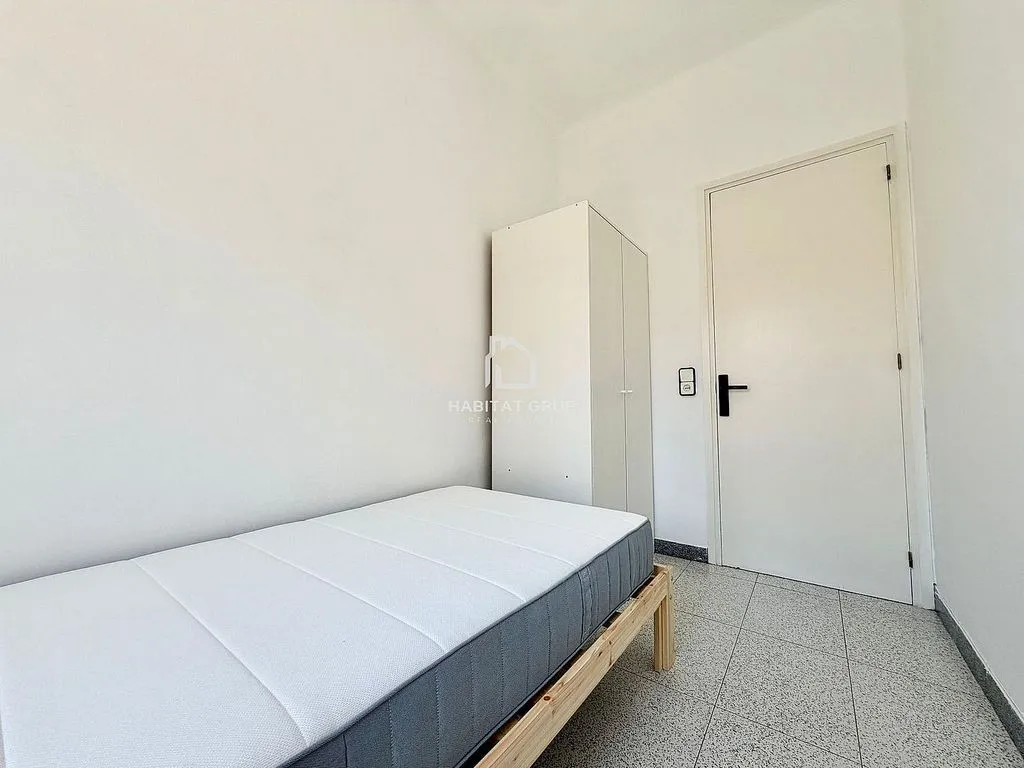 Magamistoad - Semi-detached House with Pool in Manlleu
