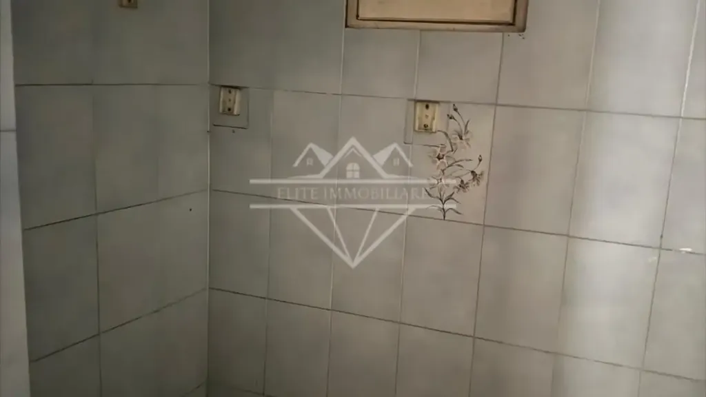 Salles de bain - Terraced House with Private Garden in Codena, Carrara