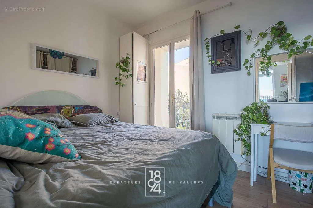 Chambres - Duplex T4 avec Vue Mer Panoramique à la Corniche