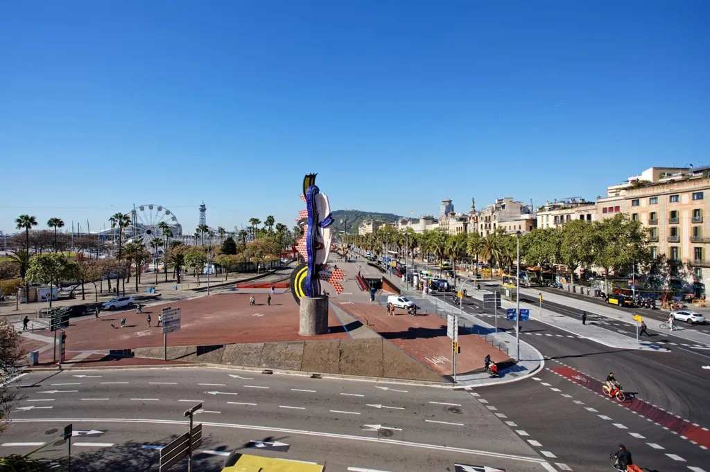 Luxury Flat with Sea View on Paseo Isabel II, Barcelona