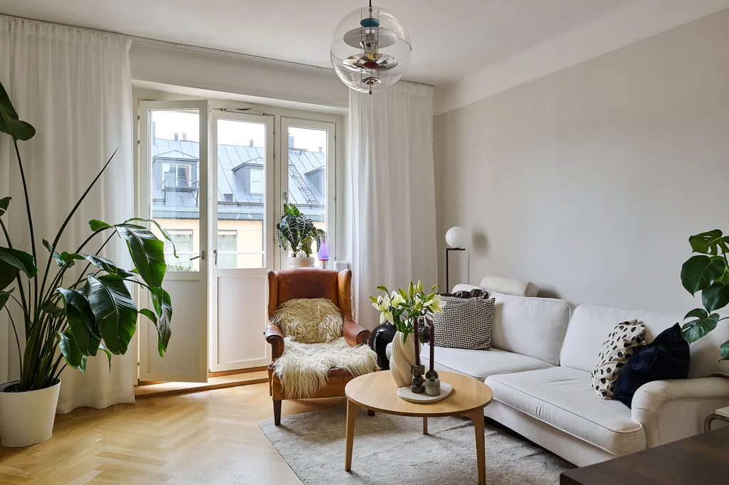Elutuba - Apartment with East-Facing Balcony in Söder