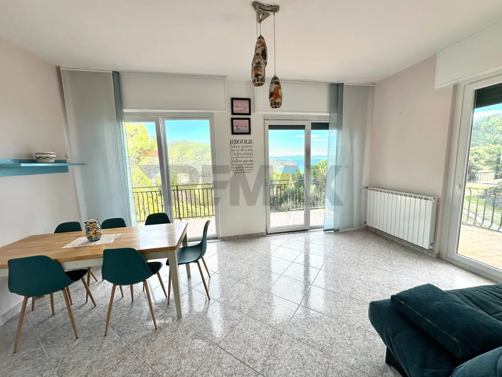 Söögituba - Panoramic Apartment with Sea View in Noli
