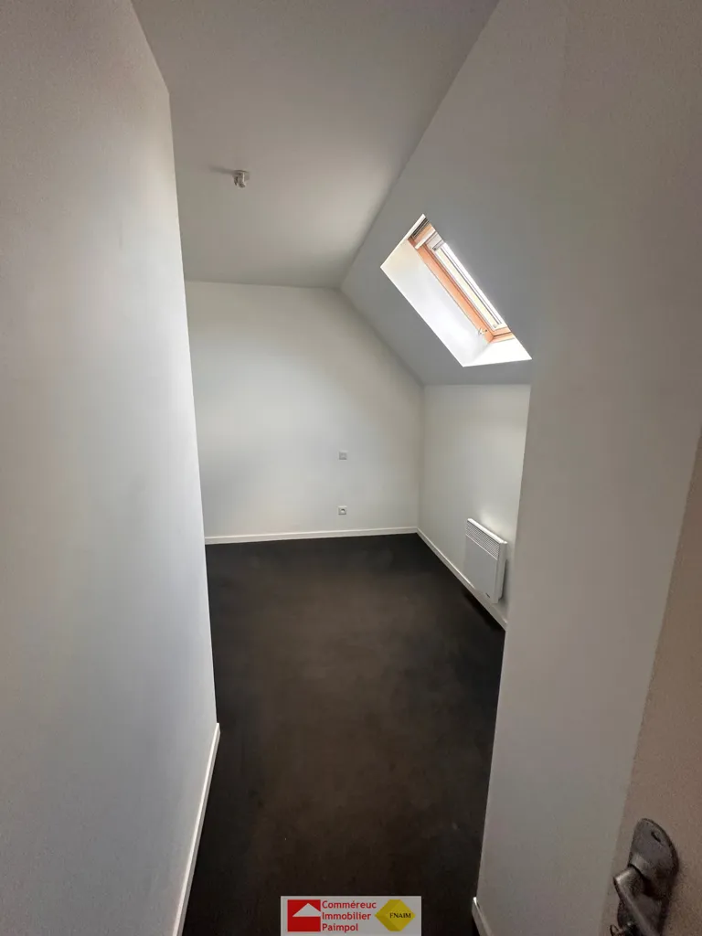 Zimmer - 3-Bed Flat with Balcony in Pleubian
