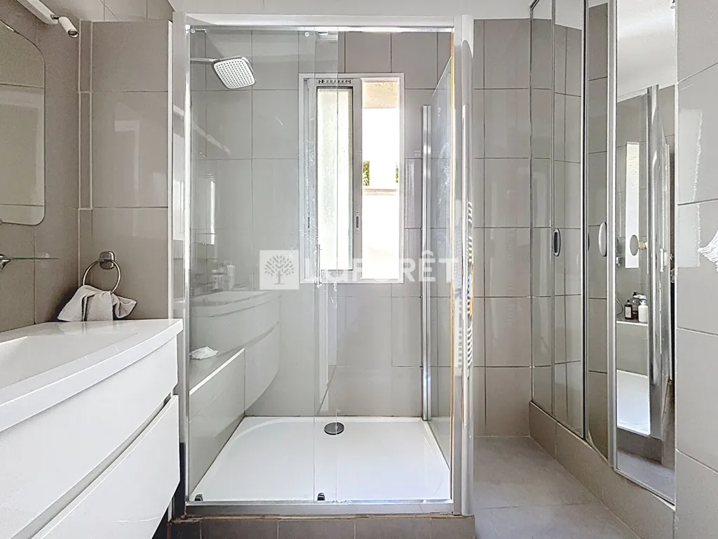Bagni - 3-Bed Apartment with Balcony near Marseille