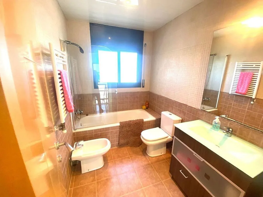 Salles de bain - Independent House with Pool in Valldemar