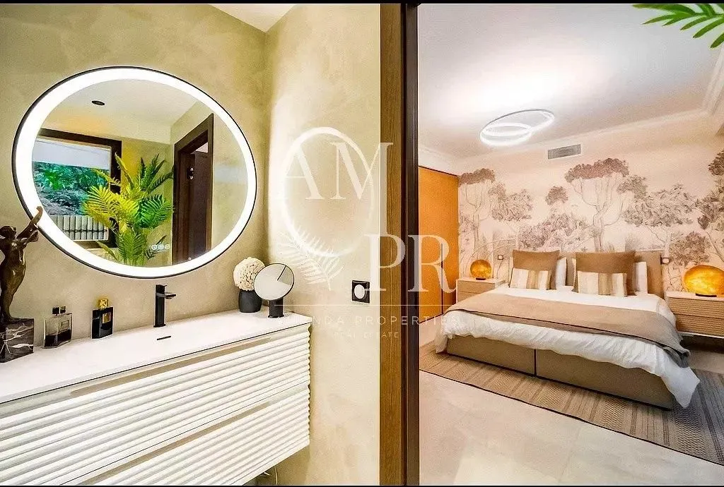 Bathrooms - Luxury Flat with Sea View in Le Cannet