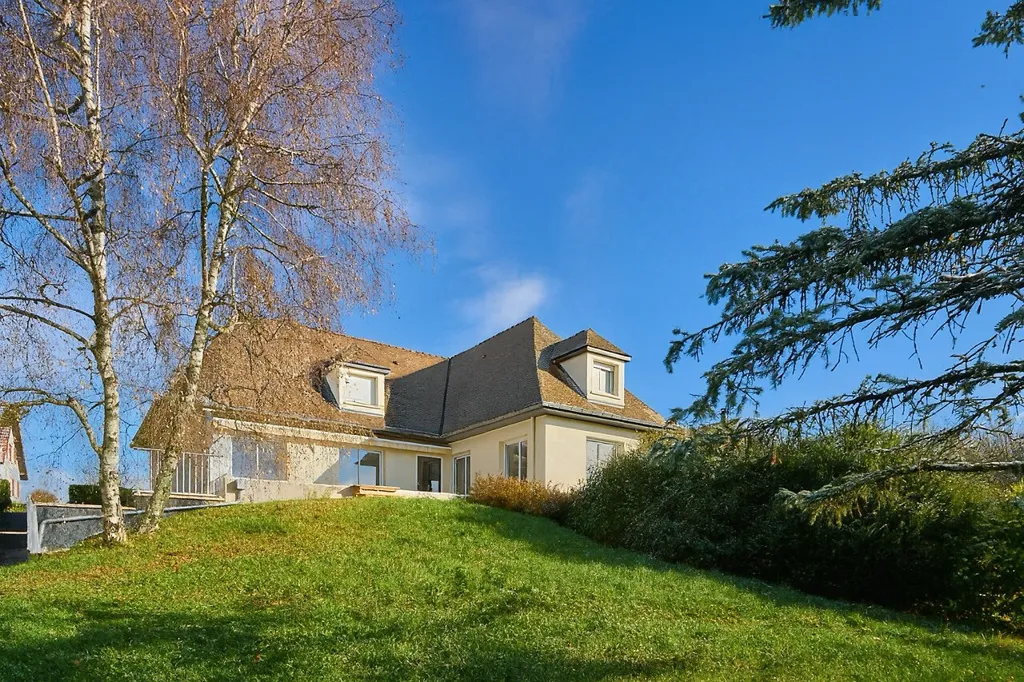 Exterior - Architectural House with Pool in Darois