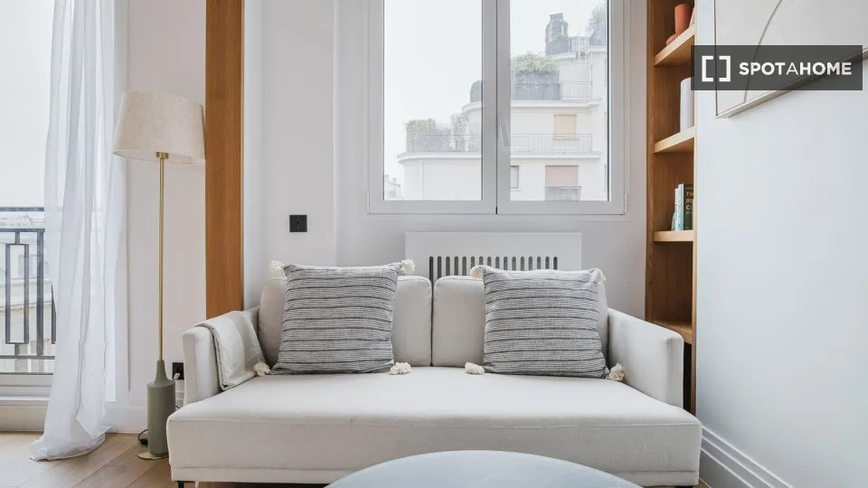 Séjour - Appartement 1 Pièce dans le Triangle d'Or, Paris