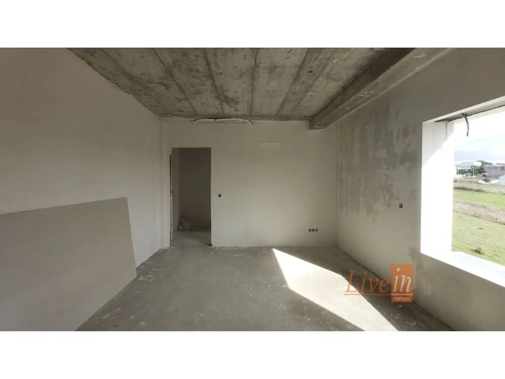 Toad - Modern Detached House with Garden in Mafra