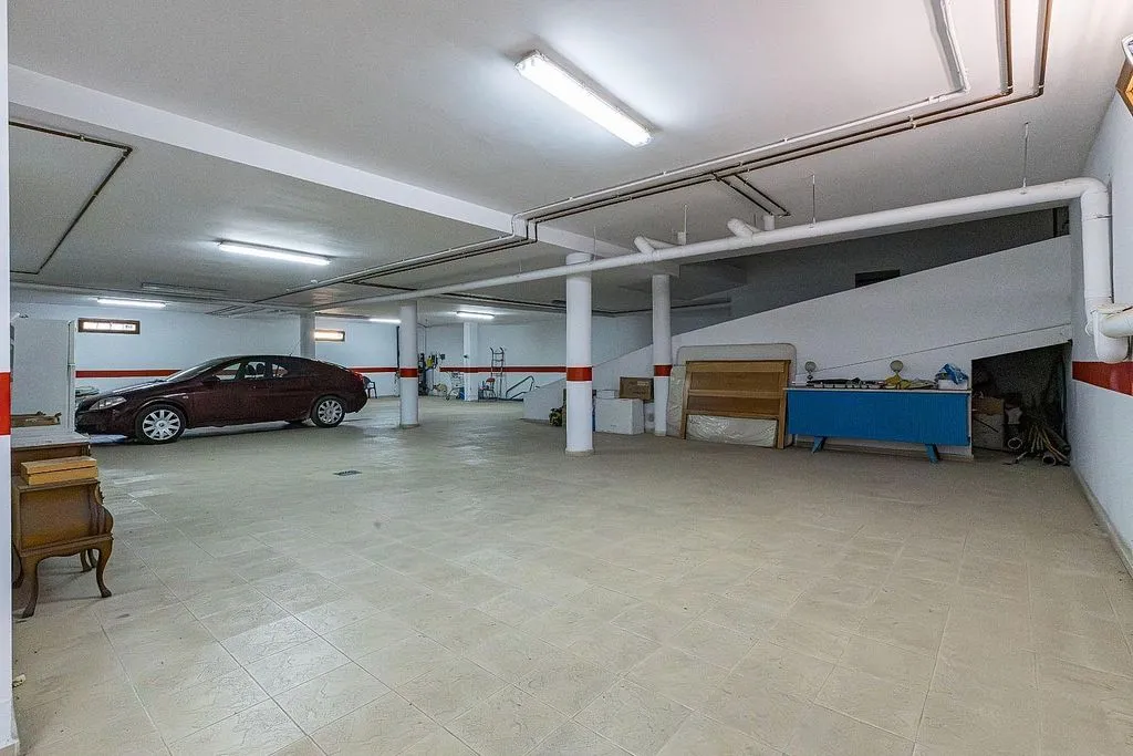 Garage - Chalet with Andalusian Patio in Barriomar