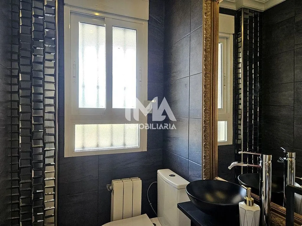 Bathrooms - Chalet with Pool and Terrace in Montepilar
