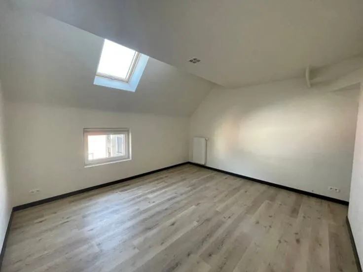 Maison Rénovée avec Terrasse à Orientation Ouest