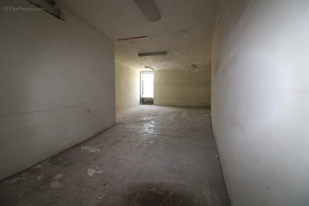 hallway_entrance