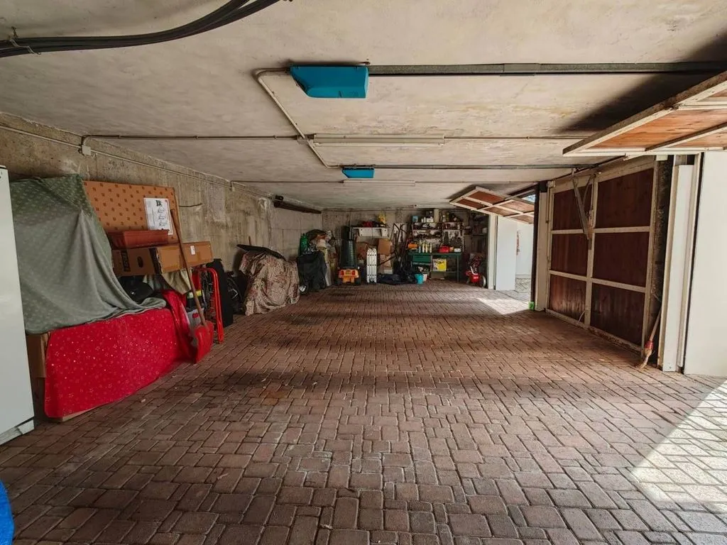 Garage - Luxury Villa with Pool in Castronno