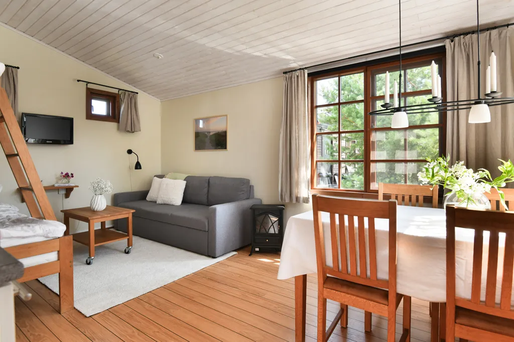 Elutuba - Cottage with Pool Access in Sanda