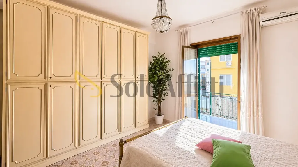 Magamistoad - Armed Trilocale with Balcony in Naples