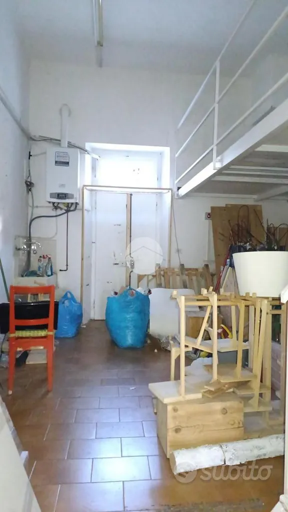 Pesuköök - Commercial Space with High Visibility in Milan