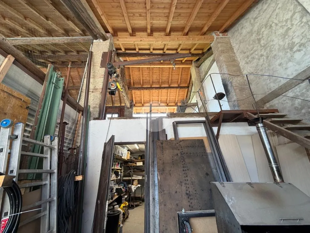 Pièces - Rustico with Industrial Features in Pessano Con Bornago