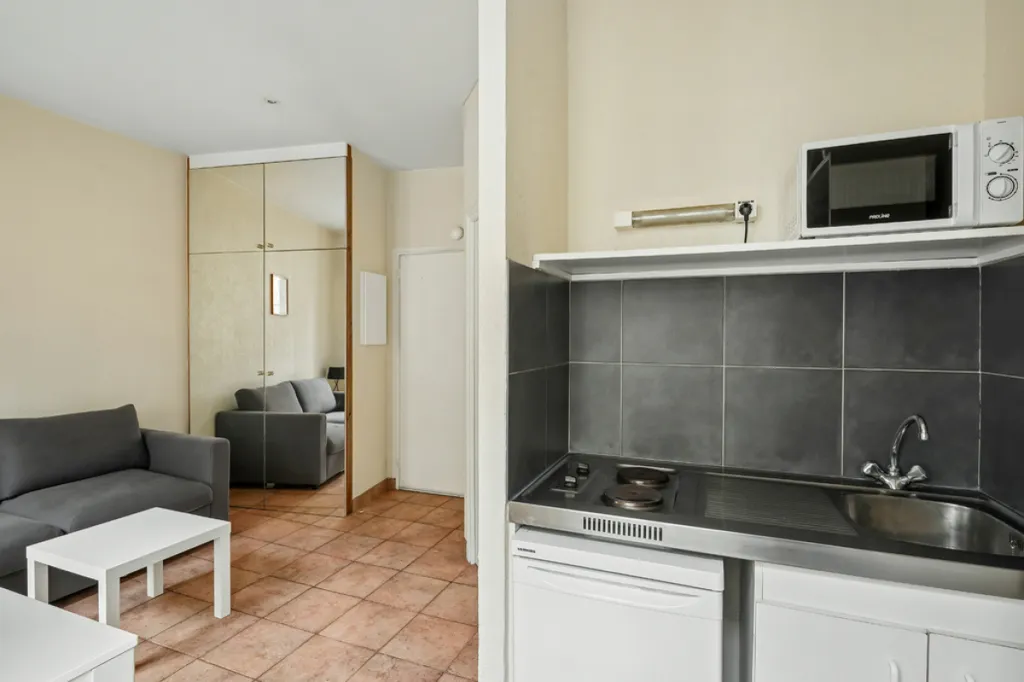 Cuisine - Studio Lumineux avec Gardienne dans le 9ème Arrondissement