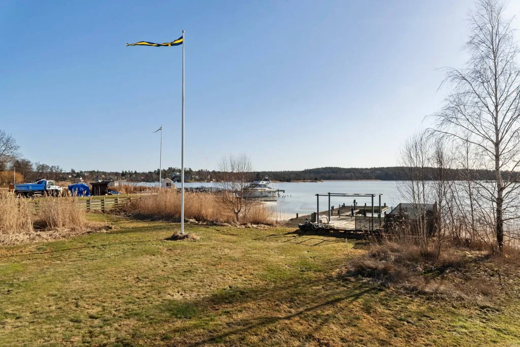 Jardin - Modern Villa with Water View in Österåker