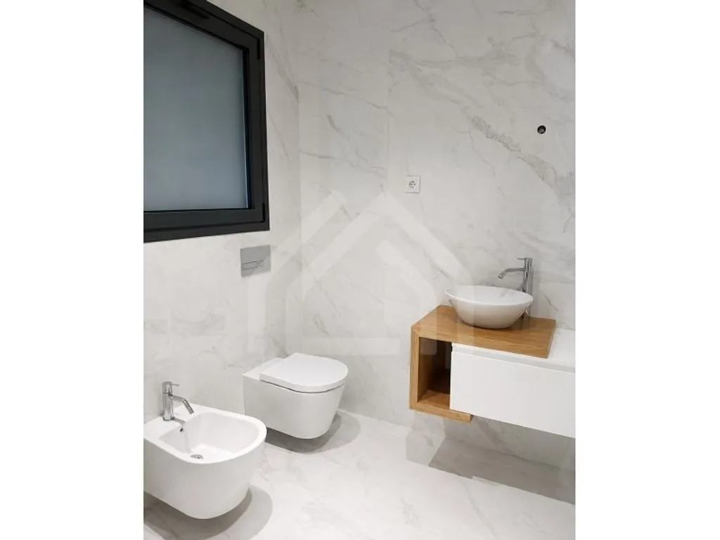 Vannitoad - Luxury Flat with Two Suites in Celas, Coimbra