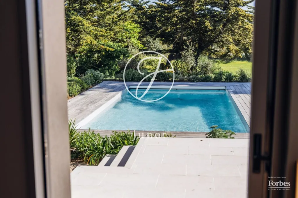 Piscine - Villa Rénovée Face à la Mer avec Piscine au Croisic